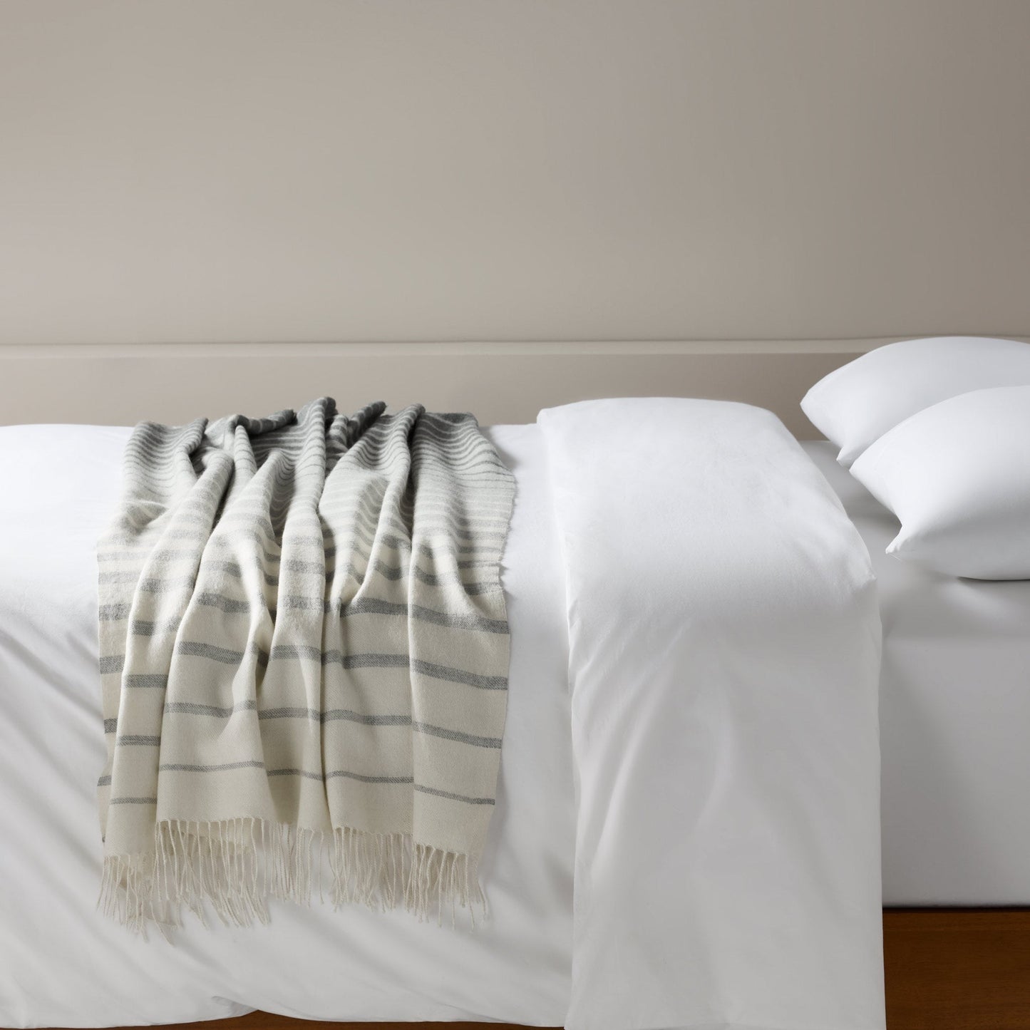 Alpaca Gradient Throw Blanket - Last Call