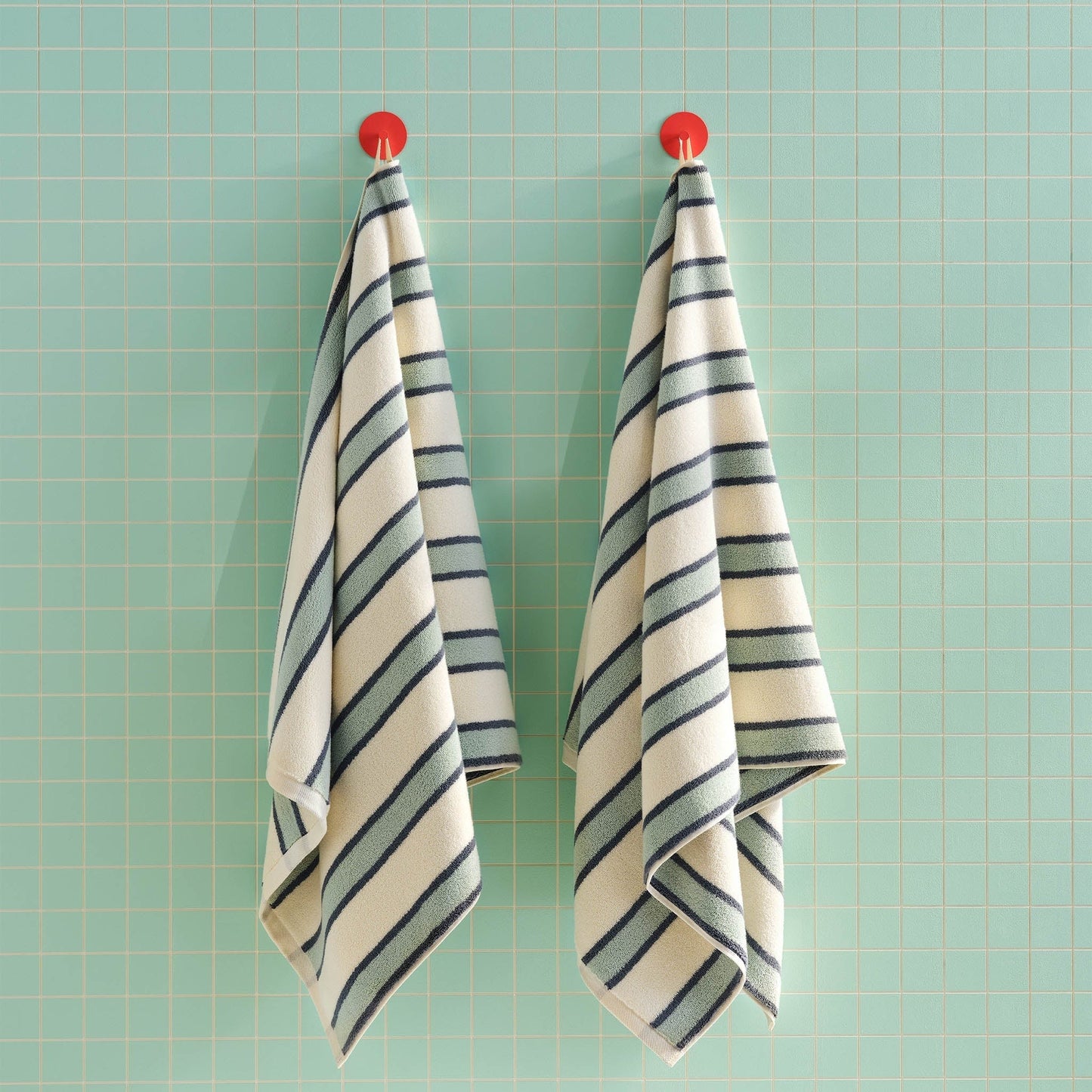 Super-Plush Set of 4 Bath Towel Bundle